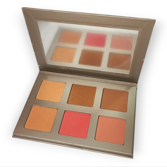 Iconic London Blaze Chaser Face Palette - Picture 3 of 7